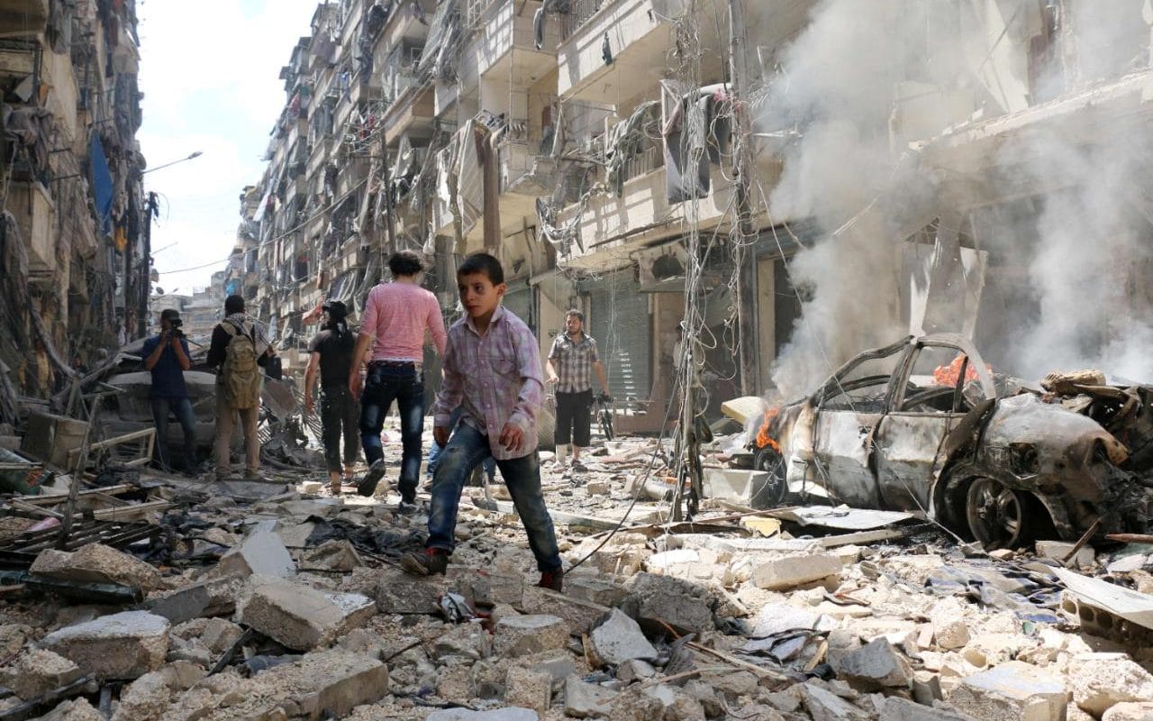 شام : حلب میں سرکاری فضائیہ کی بمباری سے 45 شہری ہلاک