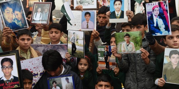 شہید پھولوں کی داستان، سانحہ پشاور