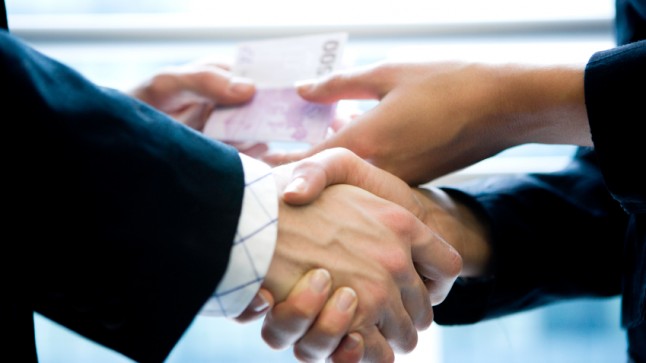 دامن پر دھبے