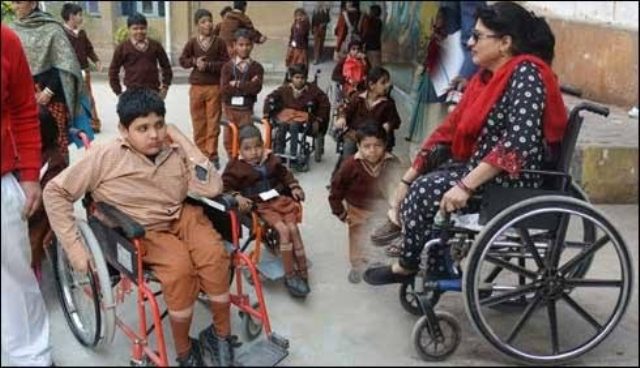 آدم کے کسی روپ کی تحقیر نہ کرنا!