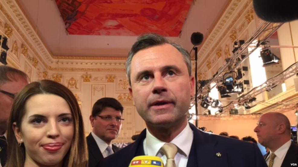 آسٹریا: انتہائی دائیں بازو کے راہنما ہوفر کی صدارتی انتخاب میں شکست