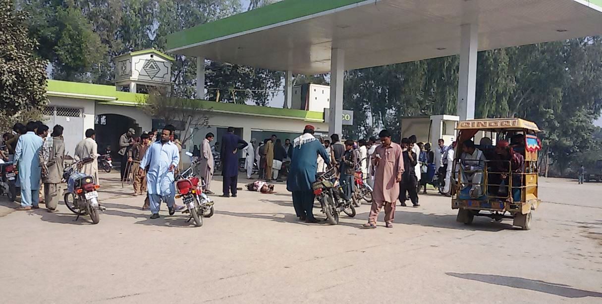 خیرپور ناتھن شاہ میں سیتالنک روڈ پر نامعلوم مسلحہ افراد کی فائرنگ، 2 افراد جاں بحق