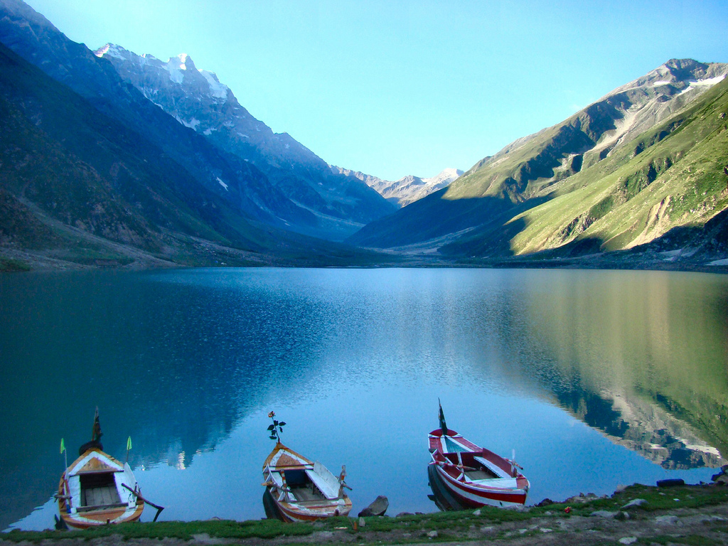 جھیل، پانی اور بے وقوف حکمران