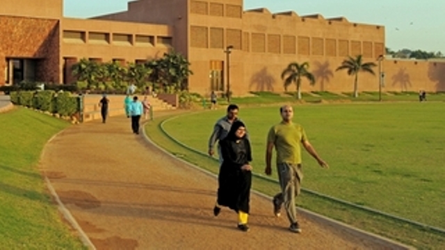 صبح کی چہل قدمی (Morning walk) ضروری ہے۔