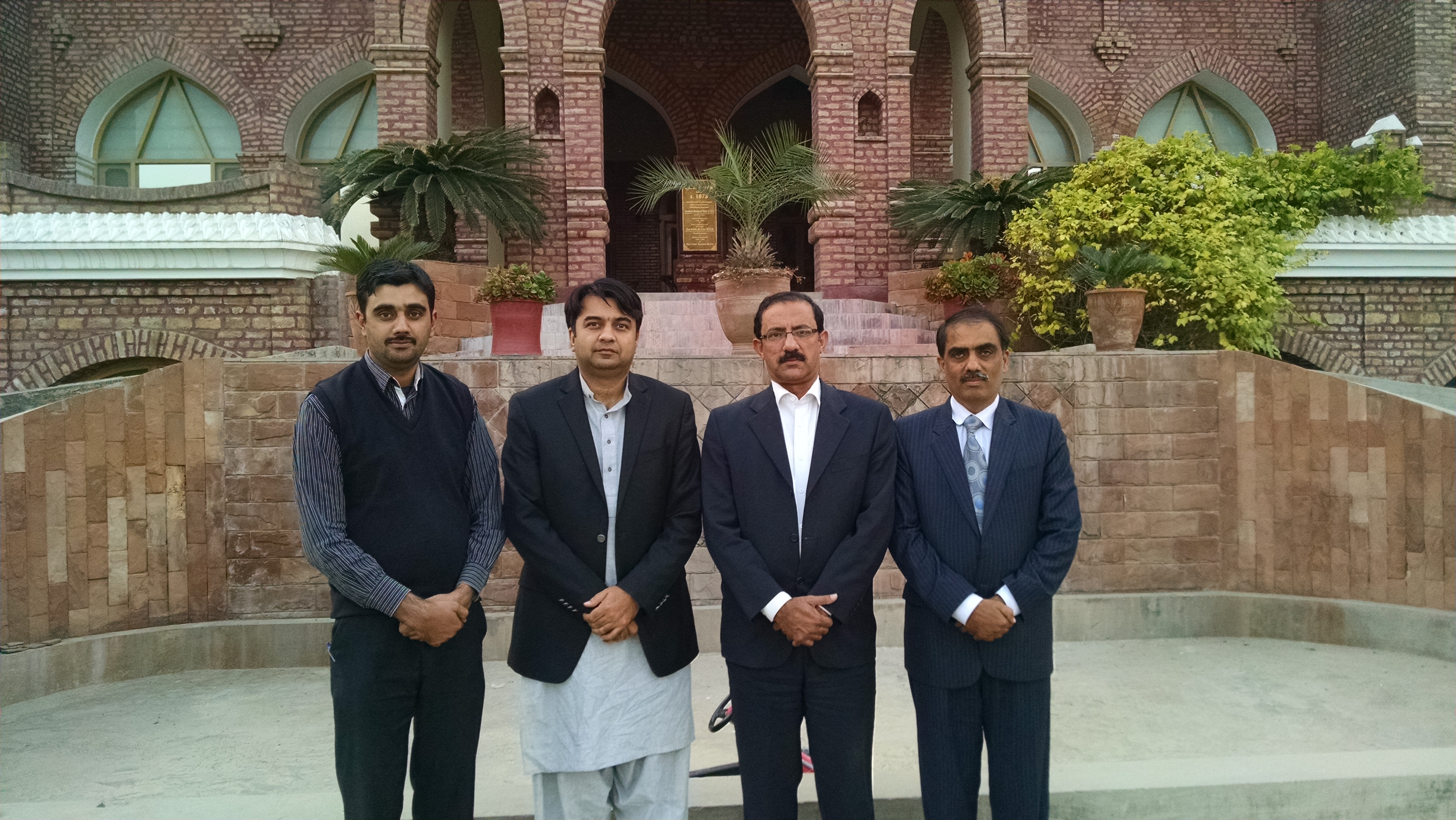 موجودہ صدر بار تلہ گنگ اور امیدوار برائے ناظم یونین کونسل کوٹ قاضی فہیم ملک ساتھیوں سمیت پی ٹی آئی میں شامل