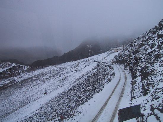 شمالی امریکا میں برفانی تودے گرنے سے سکی ریزورٹ بند