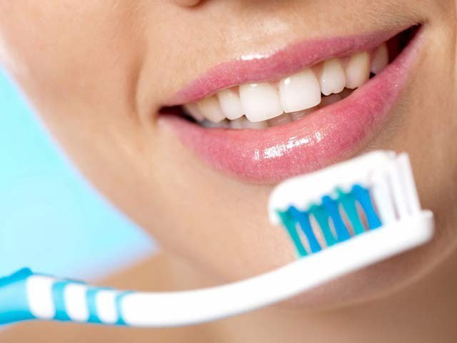 جوڑوں کے درد سے بچنا ہے تو دانت اچھی طرح صاف کریں، ماہرین