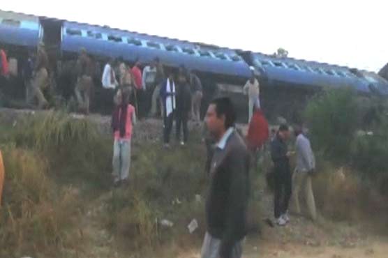 مشرقی بھارت میں ٹرین پٹڑی سے اتر گئی، حادثے میں 23 افراد ہلاک