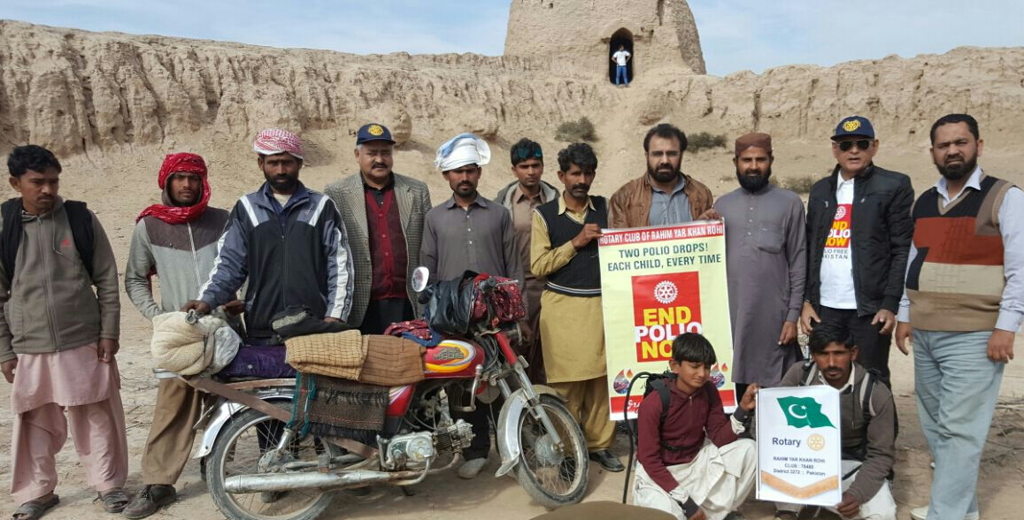 ممتاز بیگ نے پولیو آگاہی مہم کے سلسلہ میں قلعہ خیرگڑھ چولستان میں خطاب