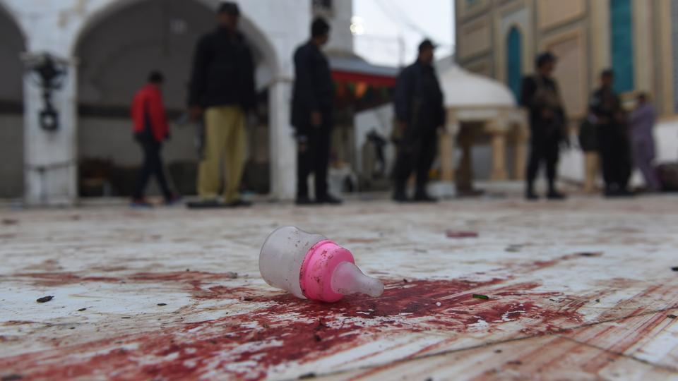 درگاہ لعل شہباز قلندر  پر دھماکہ دہشت گردی کی بزدلانہ کاروائی ہے۔ حنیف گوہر