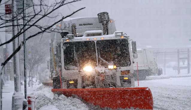 امریکی ریاستیں شدید برفانی طوفان کی زد میں، دو افراد جاں بحق