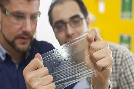 سائنسدانوں نے فولاد سے 5 گنا مضبوط ہائیڈروجل کپڑا تیار کر لیا