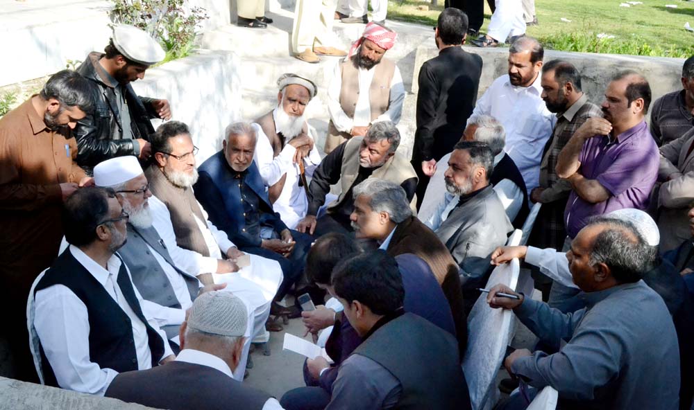 تمام جماعتوں اور پارلیمنٹ کو اگر فوجی عدالتوں پر اعتماد ہے تو جماعت اسلامی اس میں رکاوٹ نہیں بنے گی، لیاقت بلوچ