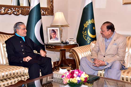 وفاقی وزیر خزانہ اسحاق ڈار کی صدر ممنون حسین سے ملاقات