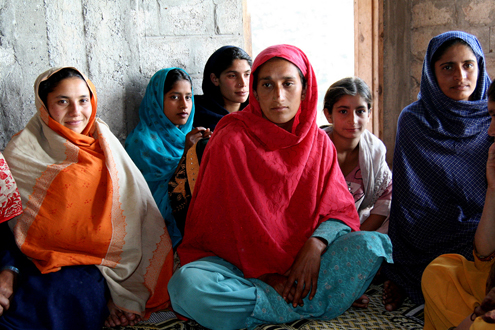 اے میری قوم کی ماوں، بہنوں اور بیٹیوں