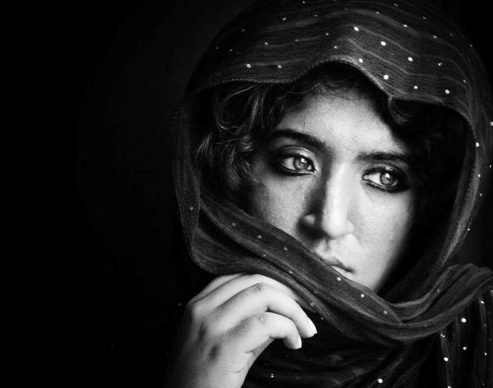 عورت کا مقام