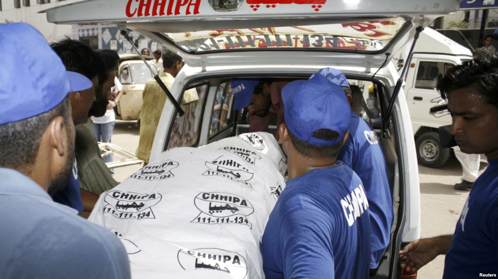 کراچی: مکان پر تودہ گرنے سے چار افراد  ہلاک 9 زخمی ہو گئے