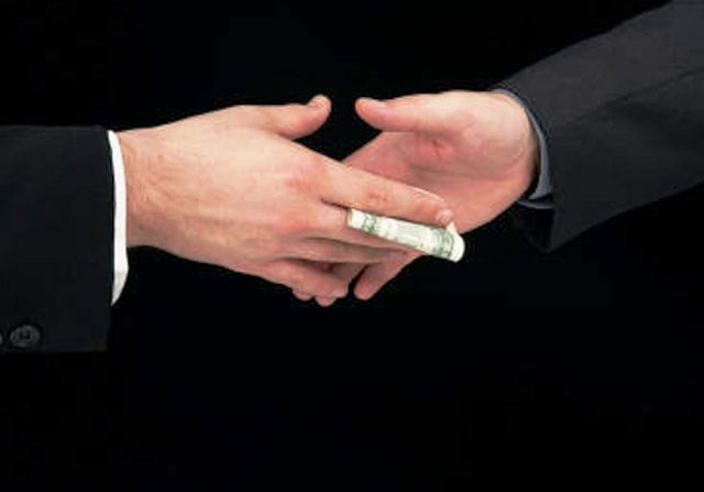 محکمہ ٹیلی فون کی تباہی کیوں اور کیسے