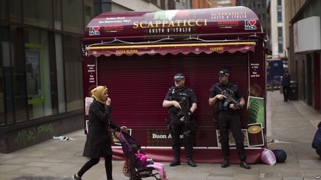 مانچسٹر خودکش بمبار کا والد اور بھائی لیبیا میں گرفتار