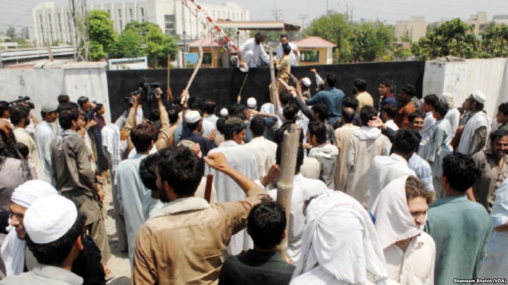 لوڈشیڈنگ کے خلاف مظاہرے، جلاؤ گھیراؤ