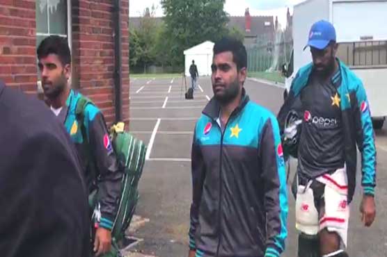 عمر اکمل پریکٹس سے منع کرنے پر ٹیم مینجمنٹ سے الجھ پڑے