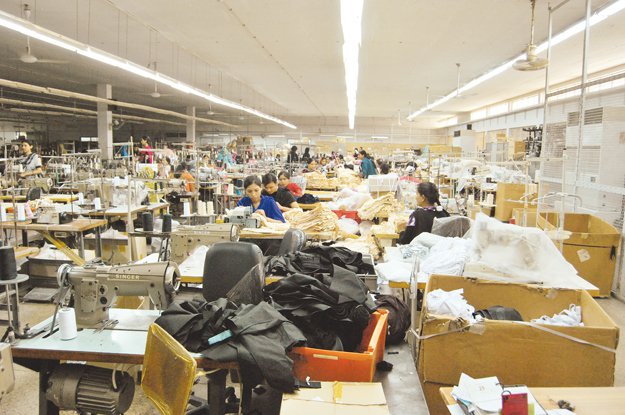 فیکٹری میں کام کرنے والیاں