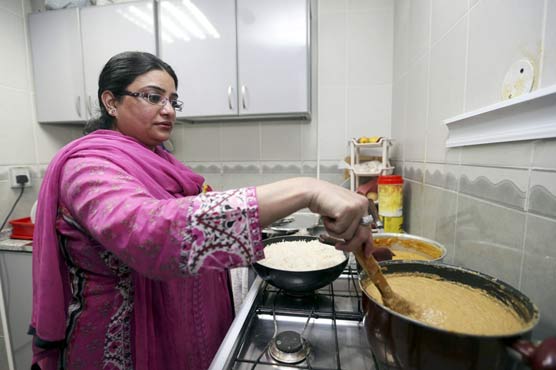 عید کا تیسرا روز، گھروں میں مزیدار پکوانوں کی تیاری