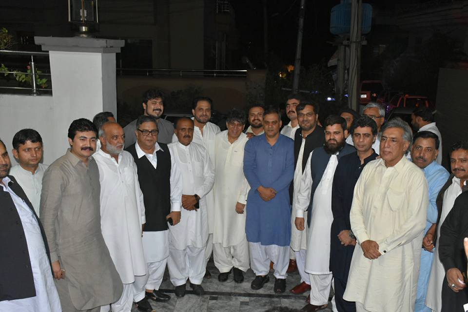 پاکستان تحریک انصاف کے سینئر رہنما انجینئر افتخار چودھری کی دعوت افطار پارٹی قائدین کا جلسہ بن گیا