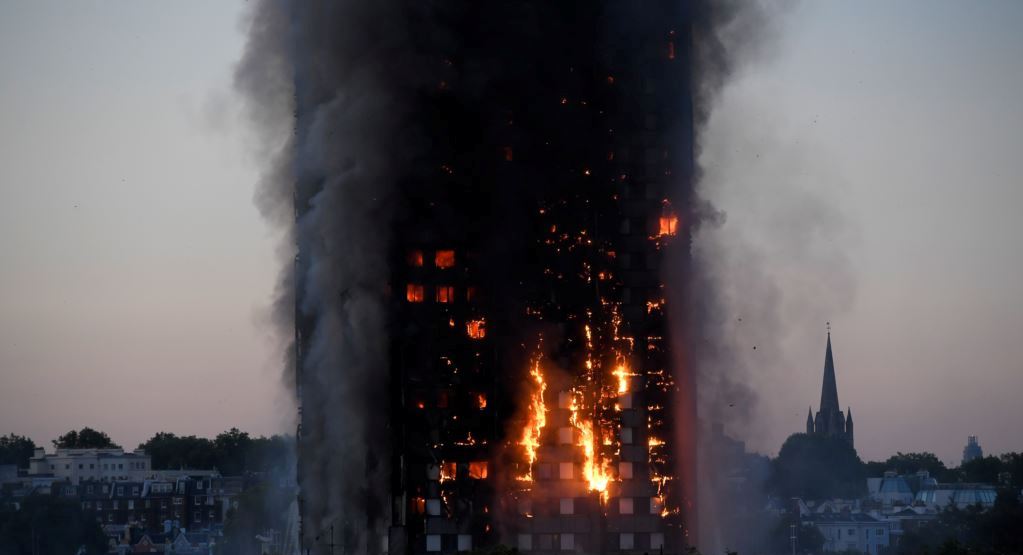 لندن: کثیر المنزلہ رہائشی عمارت میں آتشزدگی