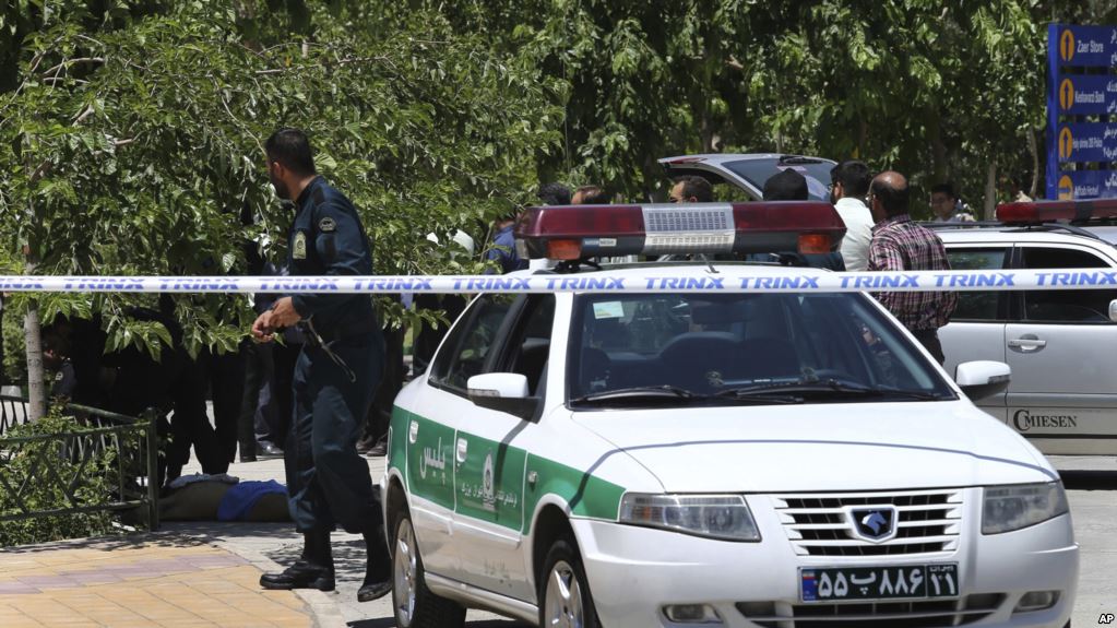 تہران: ایرانی پارلیمان اور آیت اللہ خمینی کے مزار پر فائرنگ