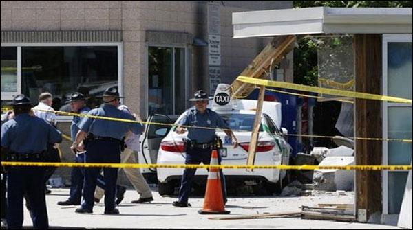 امریکا : بوسٹن میں ٹیکسی ڈرائیور نے گاڑی ہجوم پر چڑھا دی