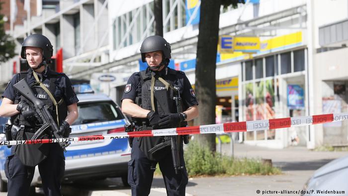 جرمن شہر میں ایک مہاجر کا حملہ، ایک ہلاک چھ زخمی