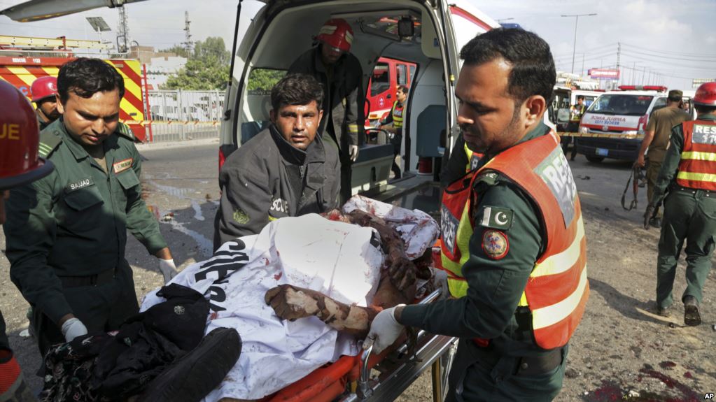 میں کس کے ہاتھ پہ اپنا لہو تلاش کروں