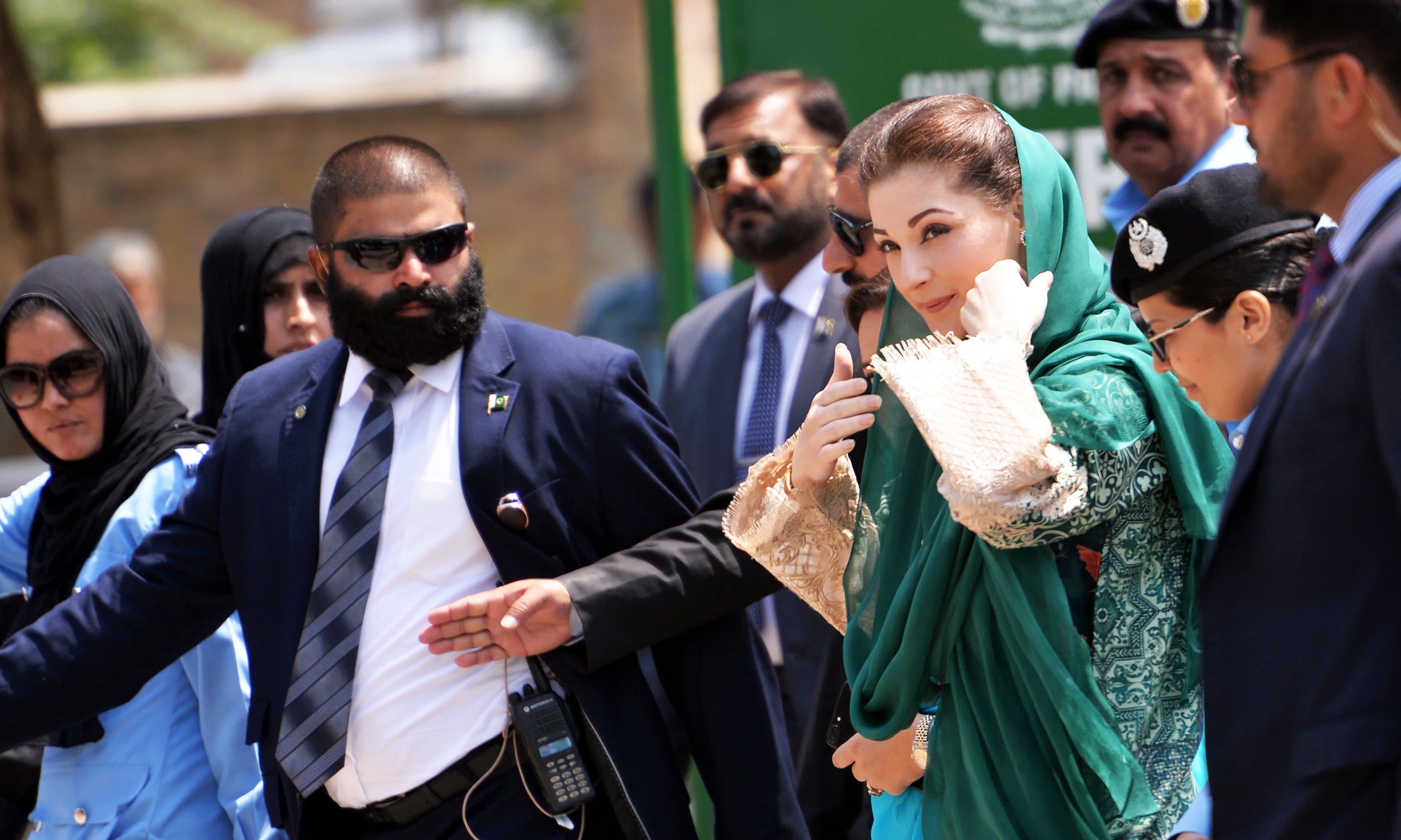 مریم نواز  کا صحافیوں سے راہ فرار
