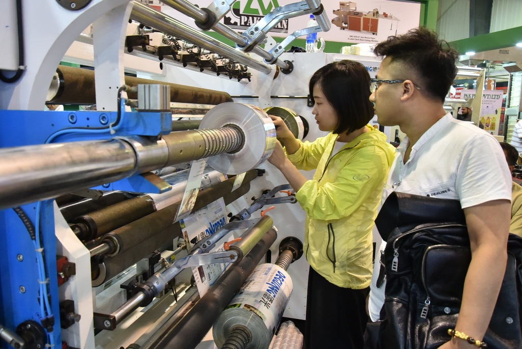 صنعت کاروں کو پیکنگ میں حفظان صحت کے اصولوں کا خیال رکھنا ہو گا، عامر ستودے