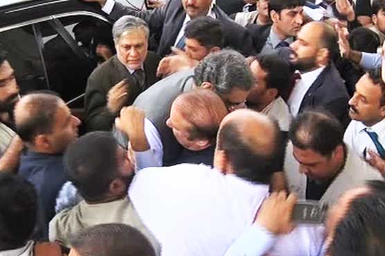 اسلام آباد سے لاہور کا سفر: نواز شریف کا قافلہ رواں دواں