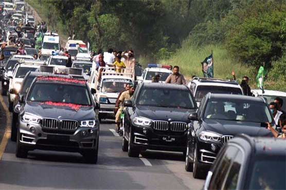 گجرات: قافلے میں شامل گاڑی کی ٹکر سے 12 سالہ لڑکا جاں بحق