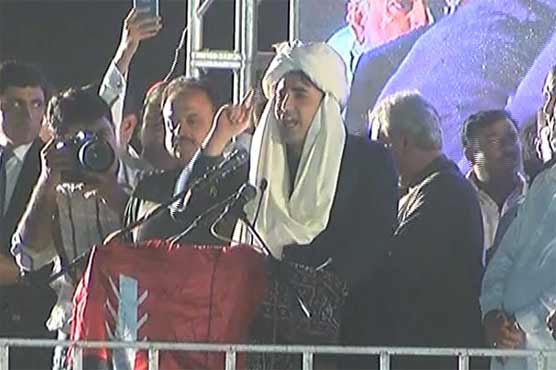 میاں صاحب خود نااہل ہو گئے اور پیچھے نااہلوں کی فوج چھوڑ گئے۔ بلاول بھٹو