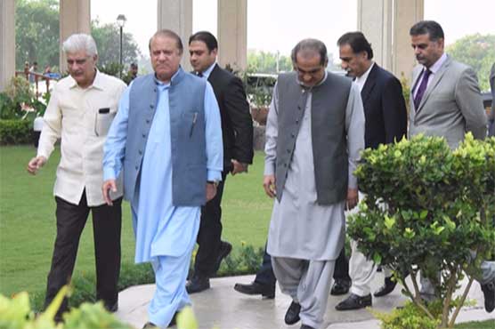 قیاس آرائیاں دم توڑ گئیں، سابق وزیر اعظم نواز شریف وطن واپس پہنچ گئے