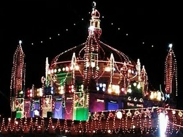 جھل مگسی: درگاہ میں خودکش حملہ، پولیس اہلکاروں سمیت 14 جاں بحق