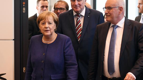 مخلوط حکومت بنانے کے بجائے نئے انتخابات میری ترجیح ہیں: مرکل