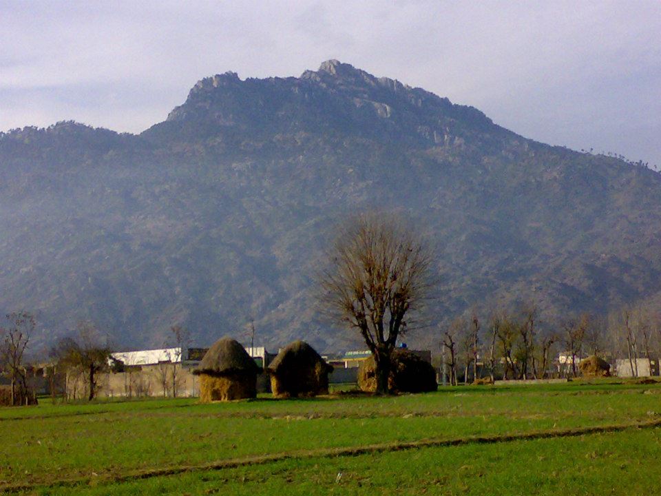 کے پی کے میں پی کے انچاس کے پہاڑی علاقے