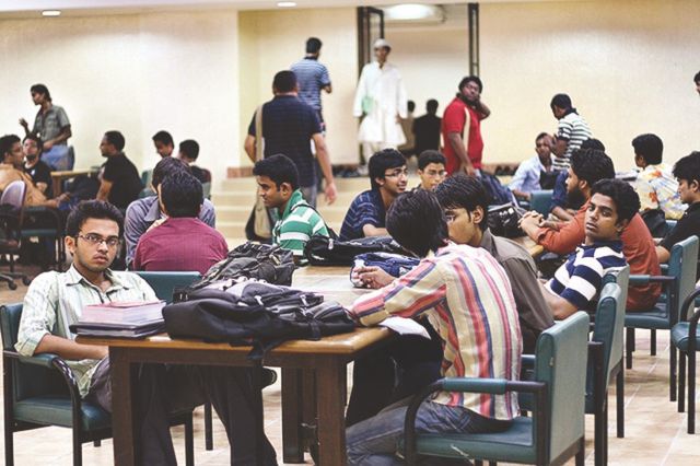 پرایئوٹ یونیورسٹیز اور طلباء کا مستقبل