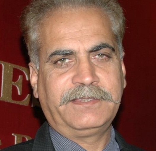 کشمیر نیشنل پارٹی  کشمیریوں نے ستر سالوں میں کیا کھویا کیا پایا  کے نام سے سیمنار منعقد کروانے جا رہی ہے۔  عباس بٹ