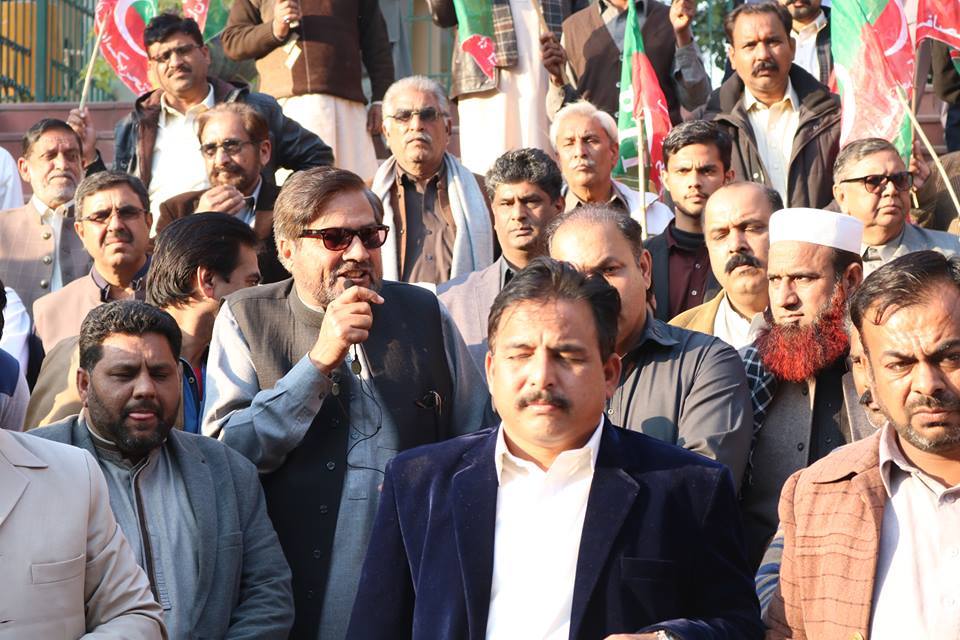 پی ٹی آئی کو یہودی ایجنٹ کہنے والے دیکھ لیں عمران خان نے سب سے پہلے ڈونلڈ ٹرمپ کے اقدامات کی مذمت کی۔ انجینئر افتخار چودھری