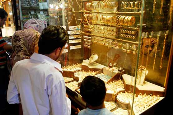 سونا 100 روپے سستا، فی تولہ 53900 کا ہو گیا