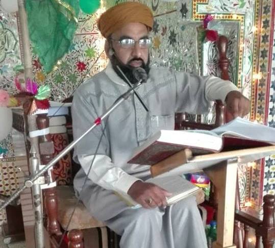 تحریک منہاج الرسول ۖ  کے بانی صاحبزادہ مفتی نعمان قادر مصطفائی شاہدرہ میں اجتماع  سے خطاب کر رہے ہیں