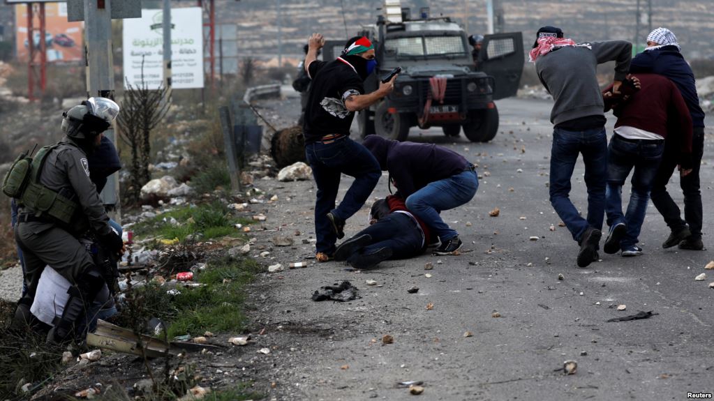 Palestinians Protest