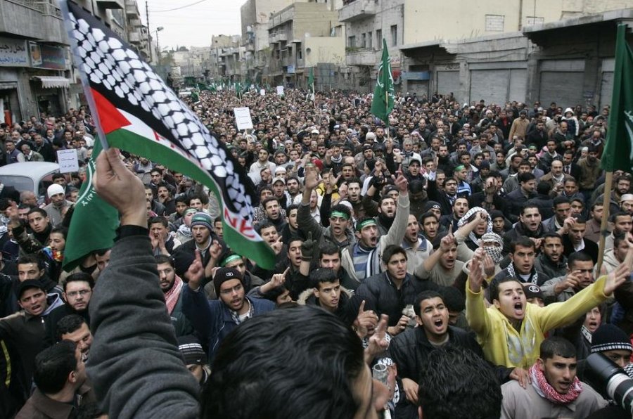 ٹانگوں سے محروم فلسطینی کی مردانہ وار شہادت