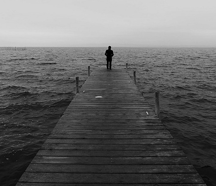 ایک صدا سی کانوں میں گونجتی رہتی ہے